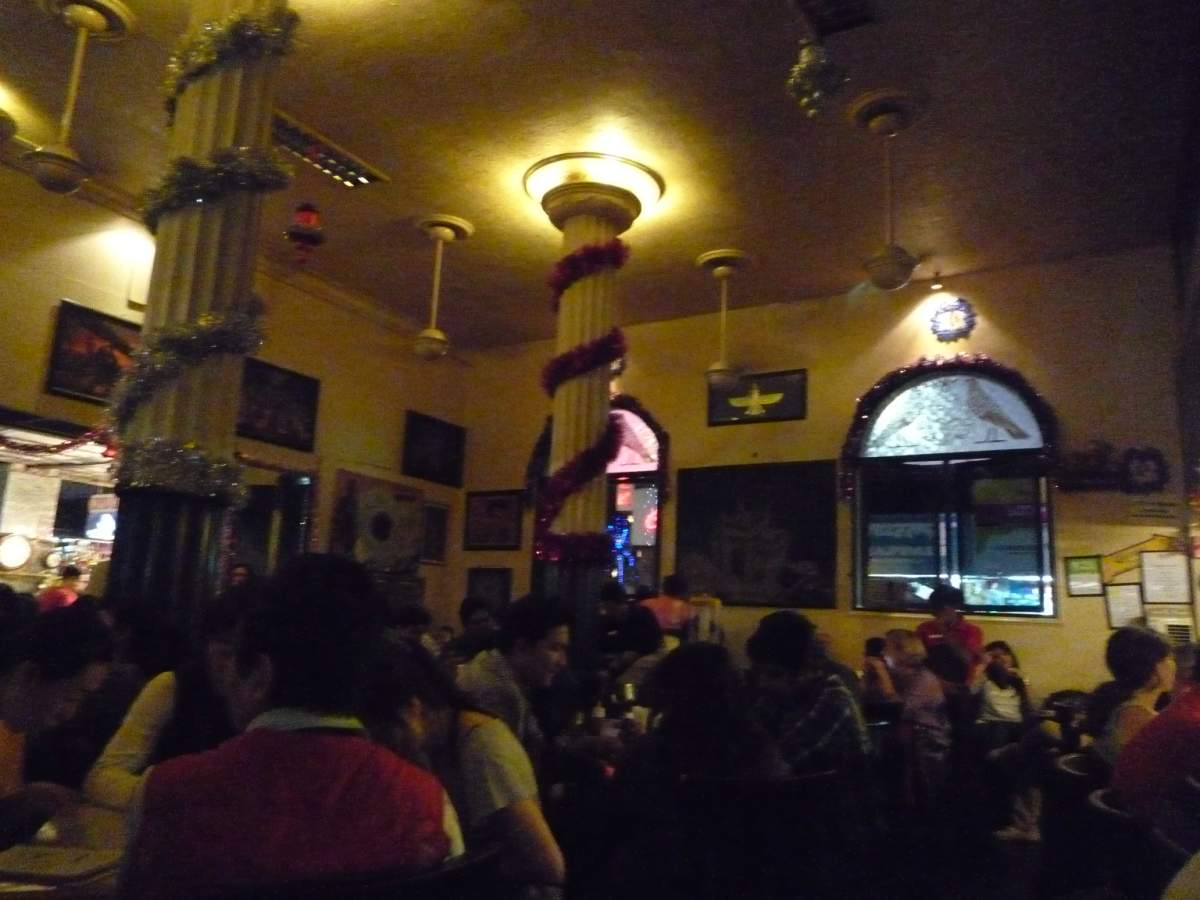 Leopold Cafe01
